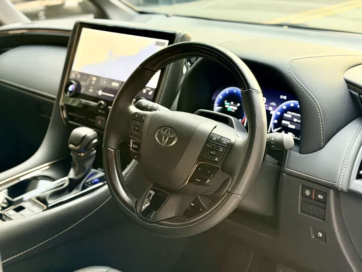 Photo 5 - Toyota Alphard