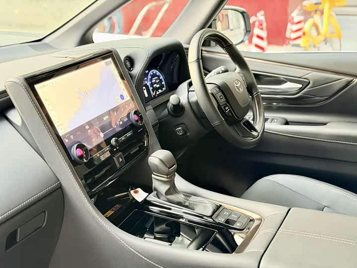 Photo 6 - Toyota Alphard