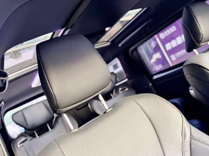 Photo 8 - Toyota Alphard