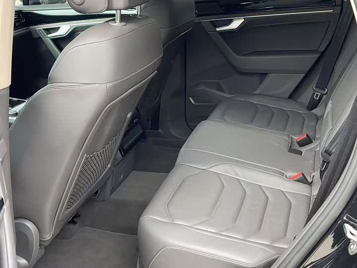 Фото 5 - Volkswagen Touareg