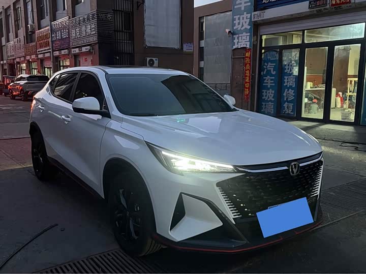 Фото 3 - Changan X5 Plus