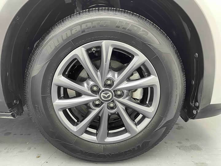 Photo 8 - Mazda CX-4