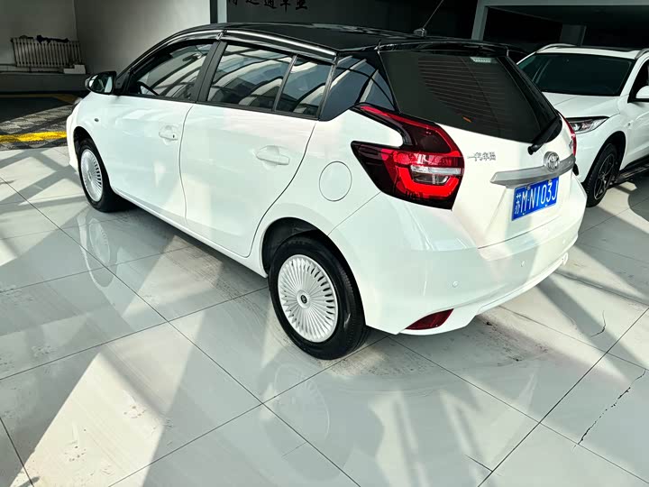 Фото 4 - Toyota Vios FS