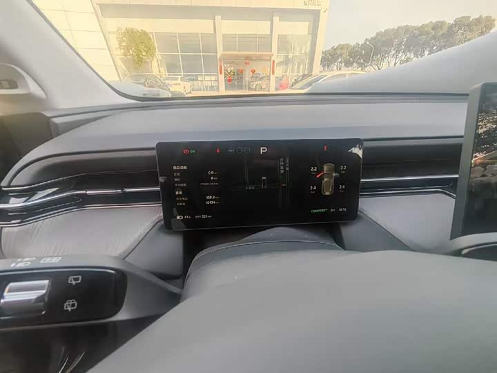 Фото 3 - XPeng G6