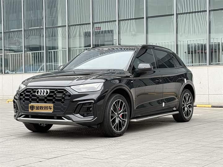 Фото 1 - Audi Q5L