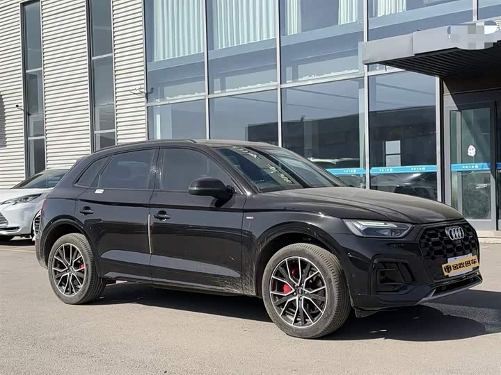 Фото 6 - Audi Q5L