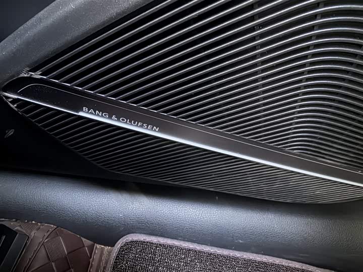 Фото 7 - Audi Q5L