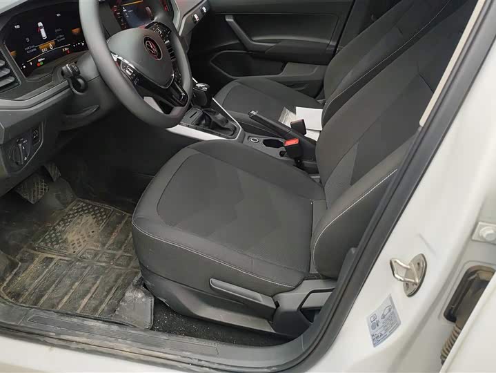 Фото 9 - Volkswagen Polo