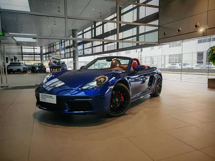 Фото 1 - Porsche 718