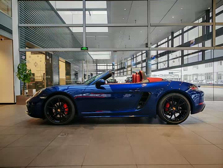 Фото 3 - Porsche 718