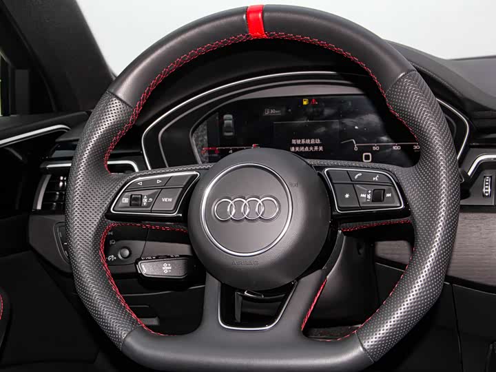 Фото 5 - Audi A4L