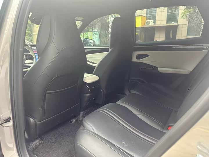 Фото 7 - Geely Galaxy L7