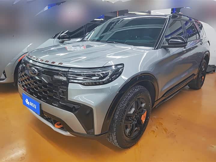 Фото 1 - Ford Explorer