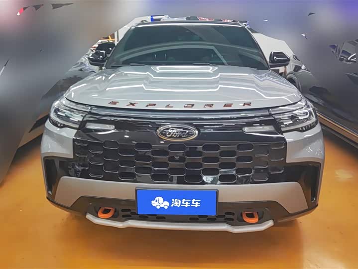 Фото 2 - Ford Explorer