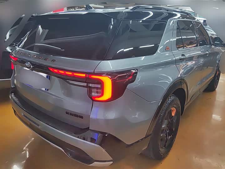 Фото 3 - Ford Explorer