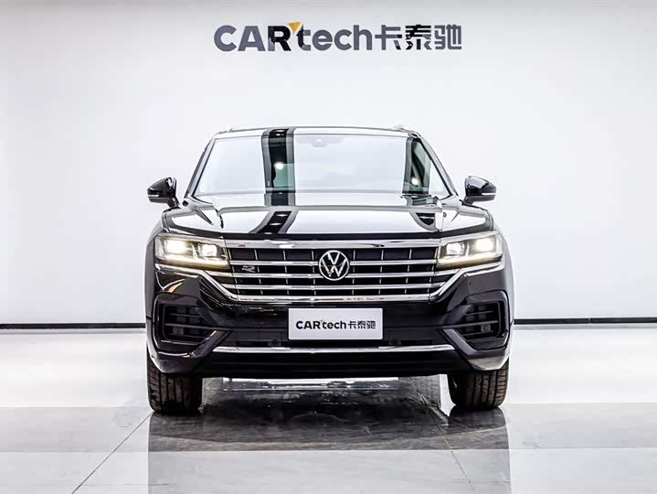 Фото 2 - Volkswagen Touareg