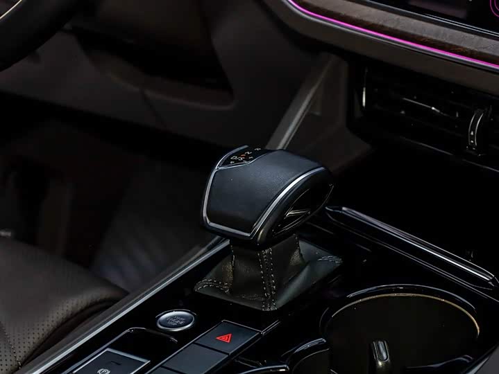 Фото 5 - Volkswagen Touareg