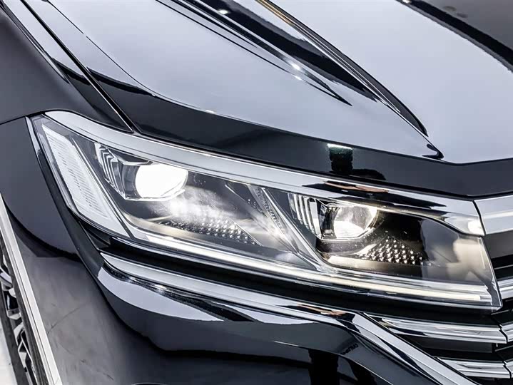 Фото 6 - Volkswagen Touareg