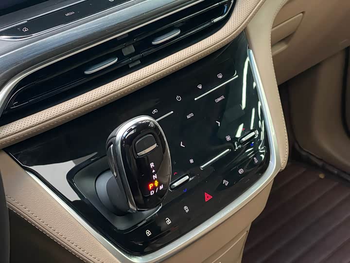 Фото 5 - Buick GL8 ES