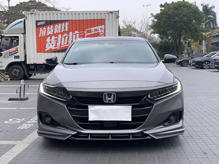 Фото 2 - Honda Accord