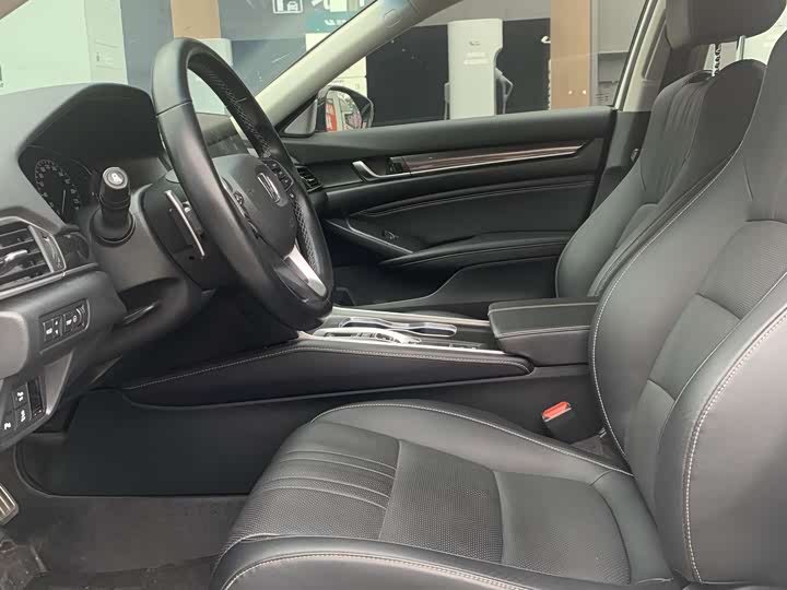 Фото 5 - Honda Accord