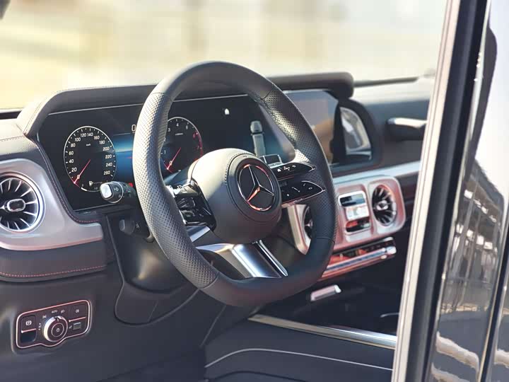 Фото 15 - Mercedes-Benz G-Class