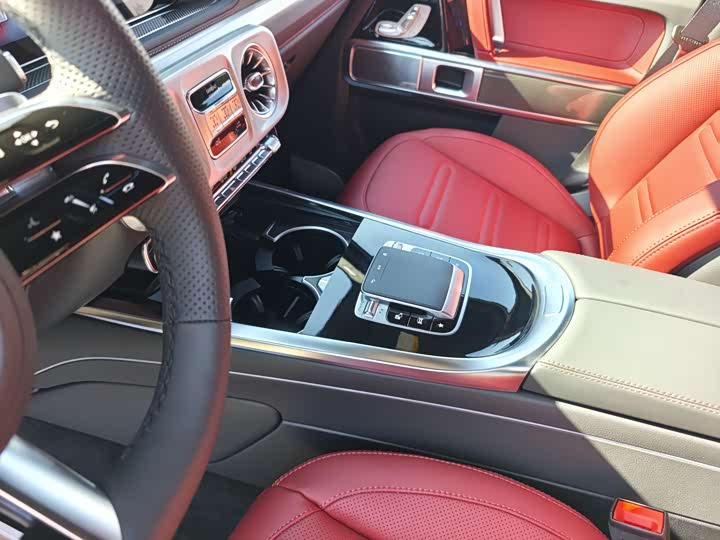 Фото 18 - Mercedes-Benz G-Class