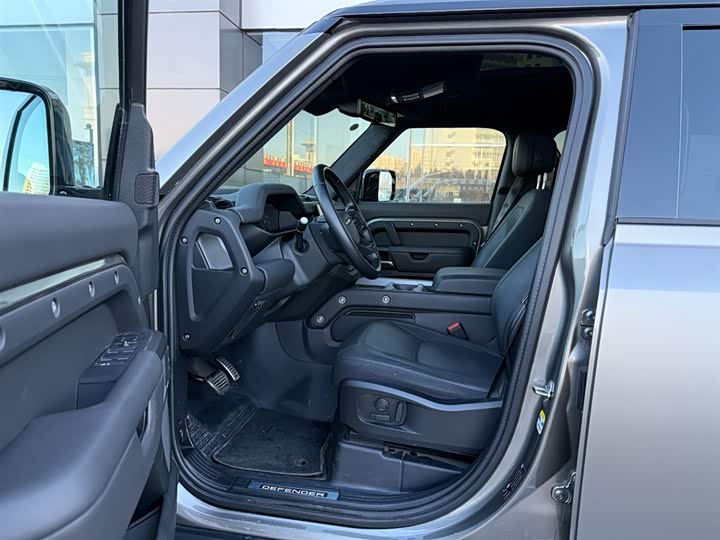 Фото 8 - Land Rover Defender