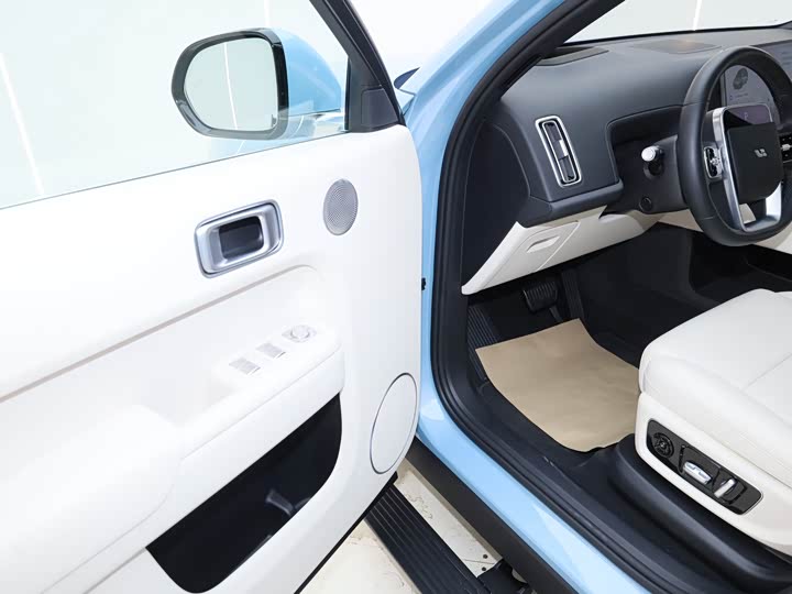 Фото 9 - LiXiang L8