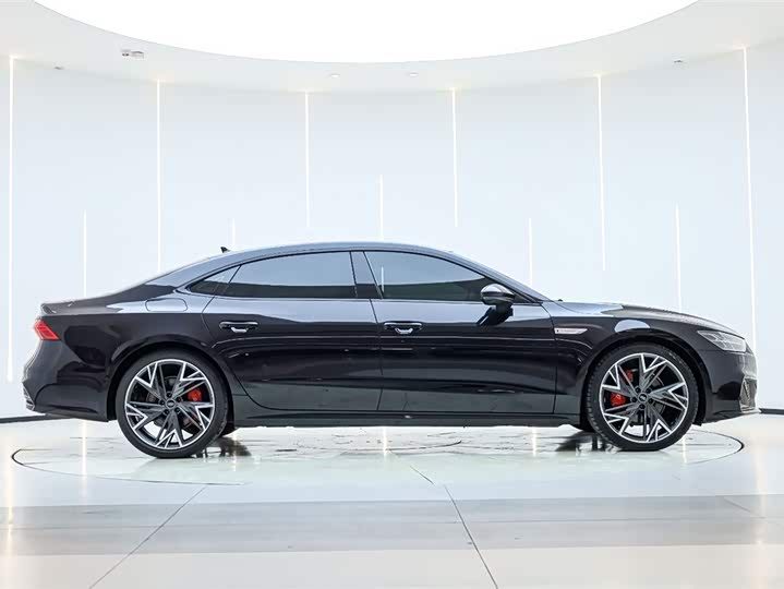 Фото 4 - Audi A7L