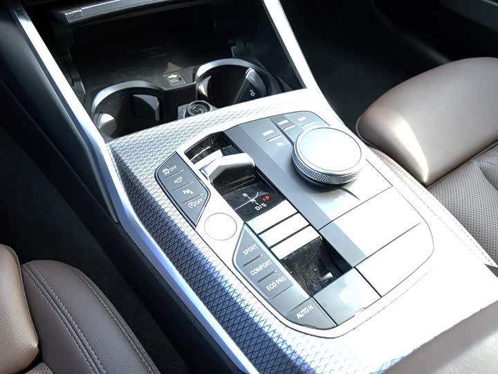 Photo 9 - BMW 3 Series