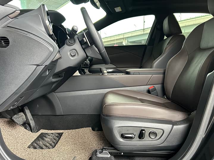 Фото 8 - Lexus RX Hybrid