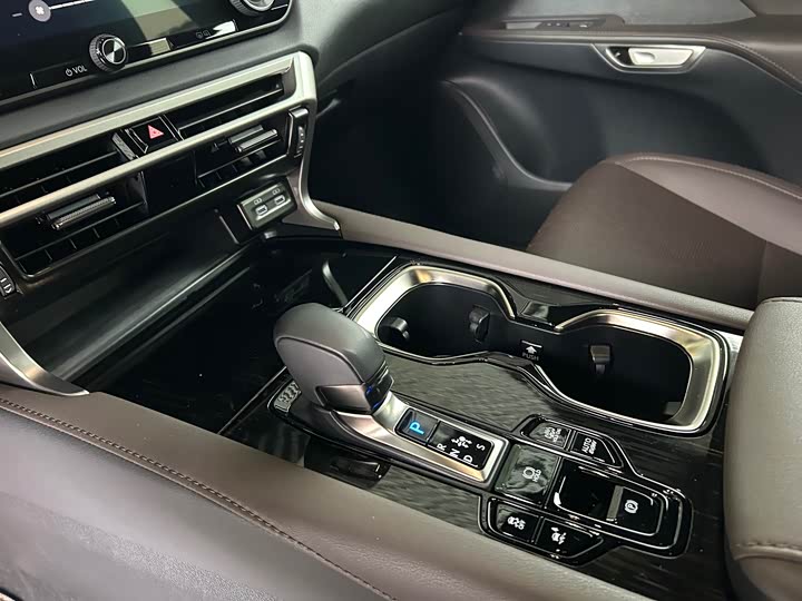 Фото 9 - Lexus RX Hybrid