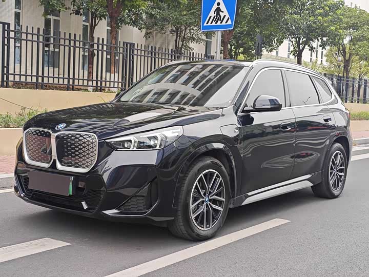 Фото 1 - BMW iX1