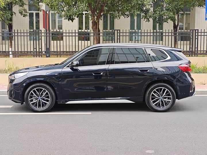 Фото 6 - BMW iX1