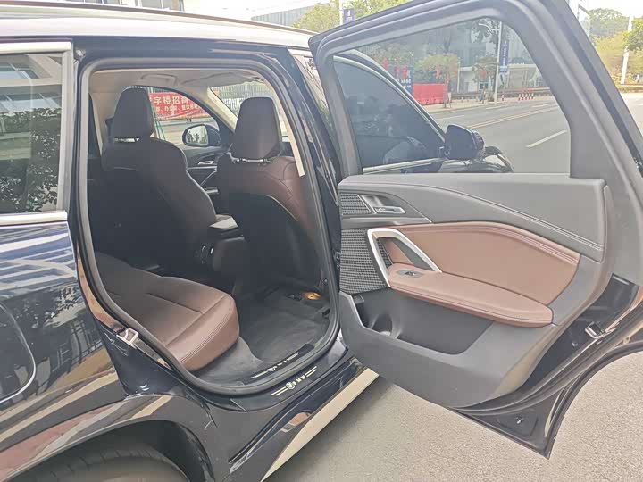 Фото 9 - BMW iX1