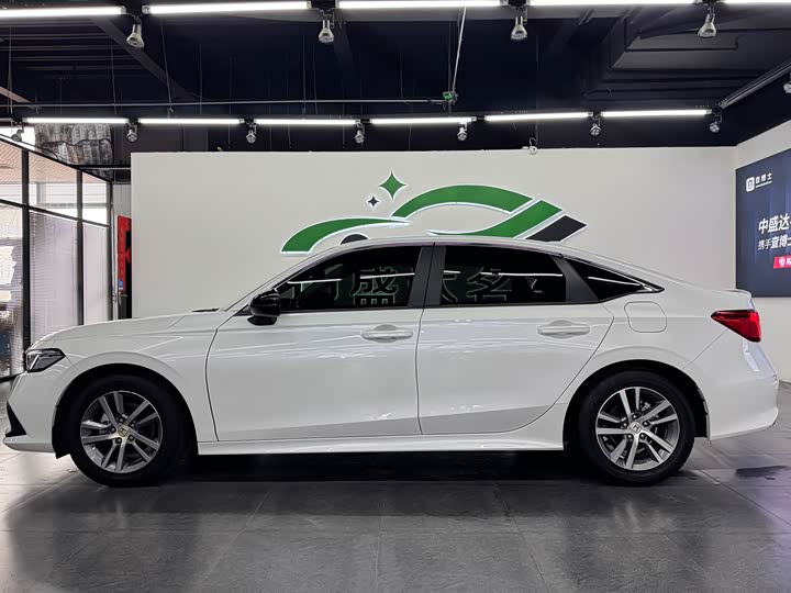 Фото 3 - Honda Civic