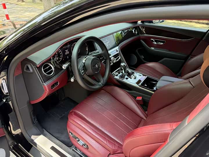 Фото 4 - Bentley Flying Spur