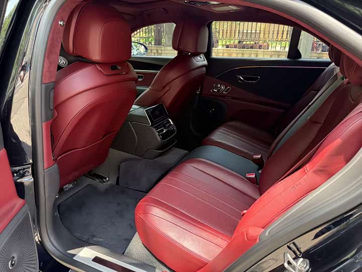 Фото 5 - Bentley Flying Spur