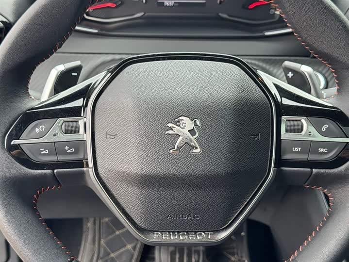 Фото 7 - Peugeot 2008