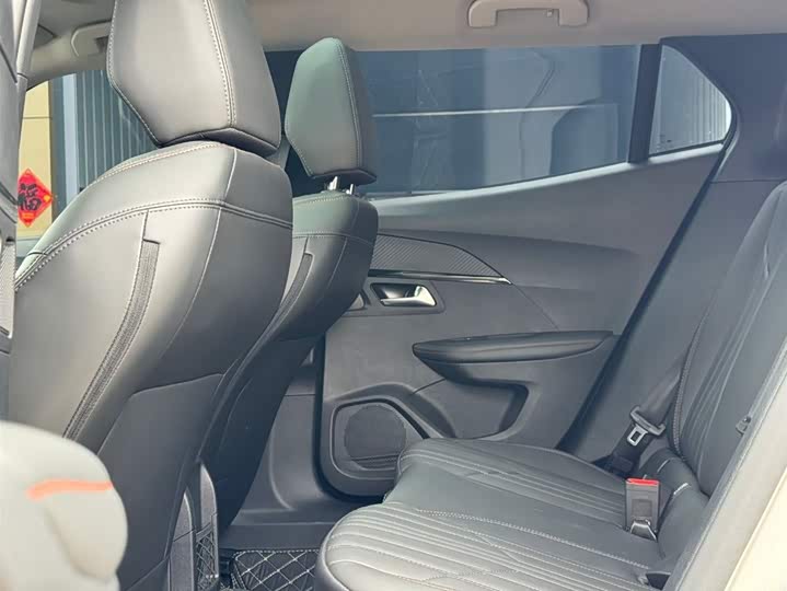 Фото 8 - Peugeot 2008