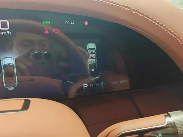 Photo 6 - BYD Yangwang U8