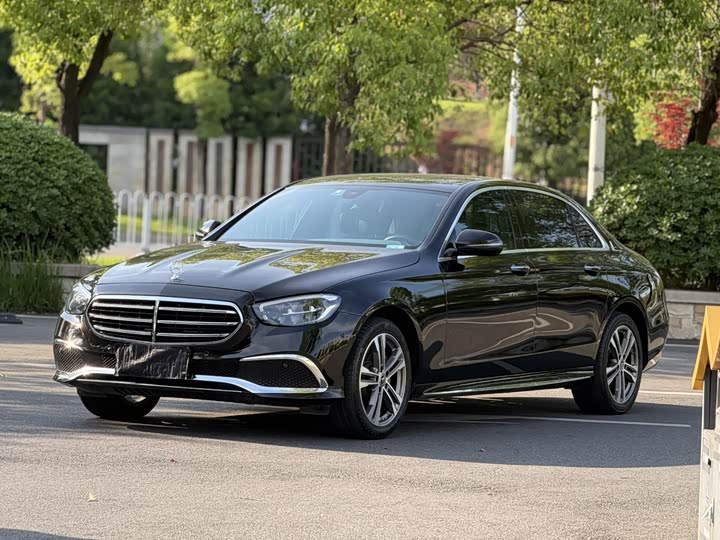 Photo 2 - Mercedes-Benz E-Class