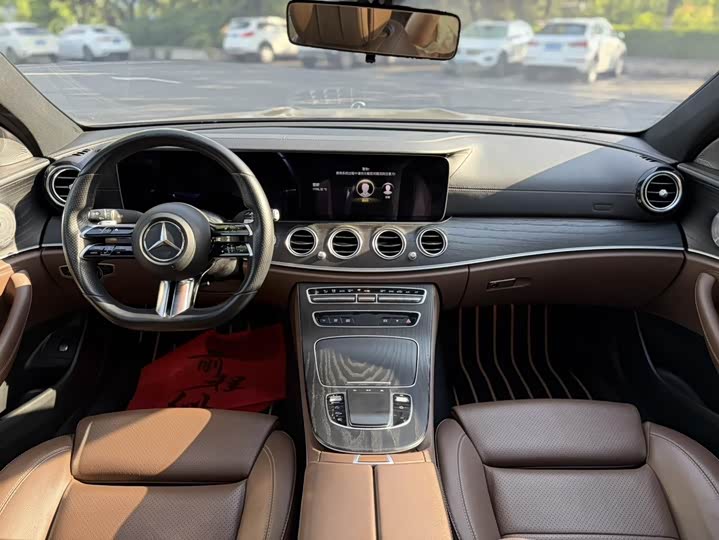 Photo 5 - Mercedes-Benz E-Class