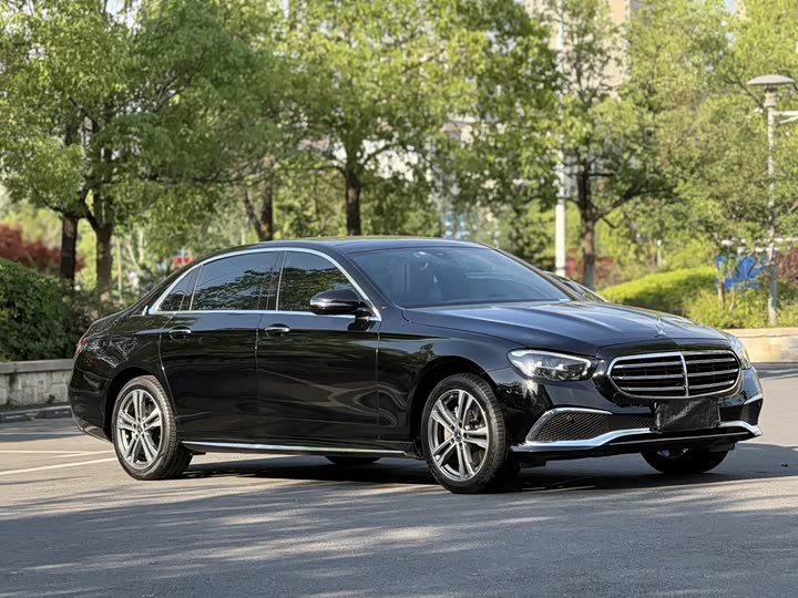 Photo 7 - Mercedes-Benz E-Class