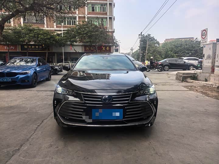 Photo 1 - Toyota Avalon