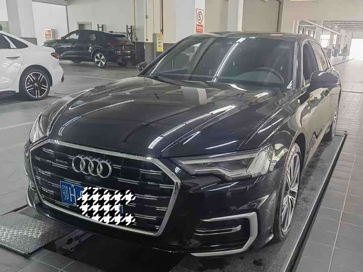 Фото 2 - Audi A6L
