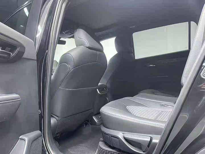 Фото 6 - Toyota Crown Kluger