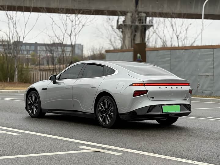 Фото 4 - XPeng P7