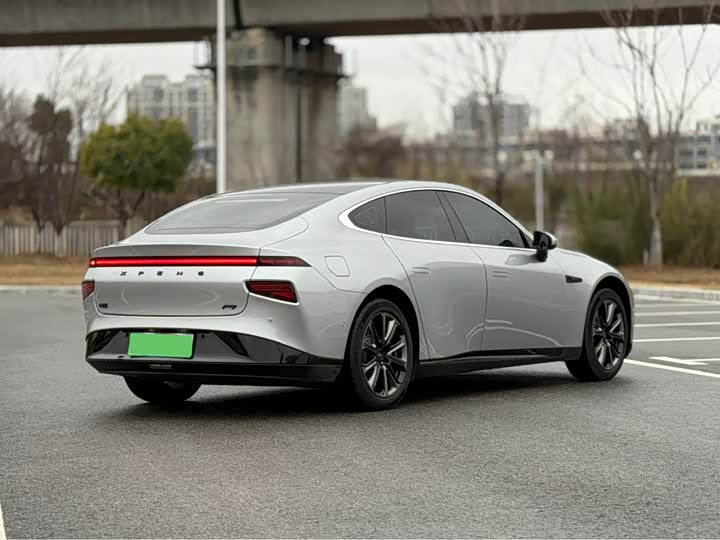 Фото 6 - XPeng P7